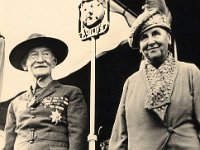 Jamboree Vogelenzang 1937. Lord Baden Powell en Koningin Wilhelmina bij de opening. (archief Zwervers Assen)  Jamboree Vogelenzang 1937. Lord Baden Powell en Koningin Wilhelmina bij de opening. (archief Zwervers Assen)