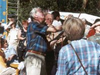 2001 90 jarig bestaan.  Onthulling bord Hidskesweidje