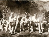 1965 stamreis Haslach. Op het Ijzeren Gordijn vlnr Jan Luikens, een  collega uit Winschoten, Wim Germain, Henk de Geeter, Tjerk Koops en Peter Weier